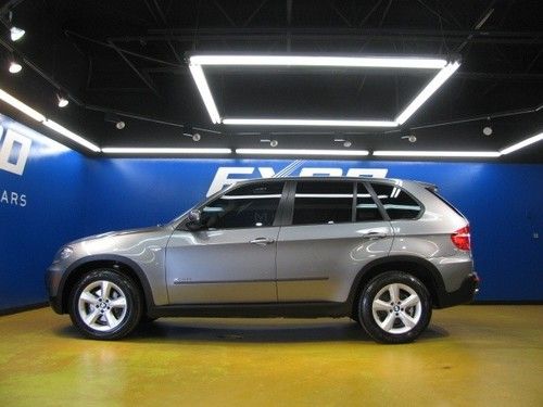 Bmw x5 xdrive30i premium package navigation heated seats rear climate panorama