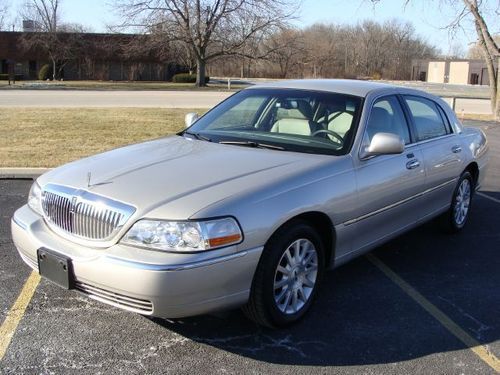 2007 lincoln town car signature extra clean
