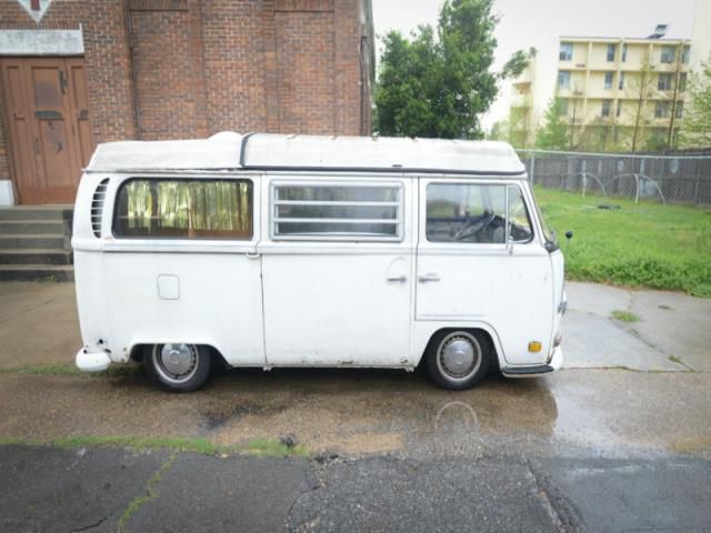 Volkswagen bus/vanagon campmobile