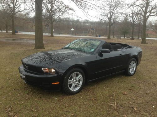 2010 ford mustang convertible great condition low reserve