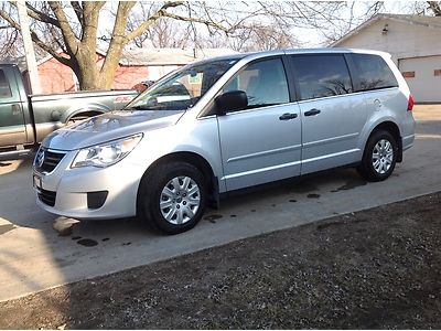 2009 volkswagon routan off corporate lease extra clean lowest price anywhere
