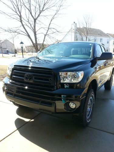 2012 toyota tundra  trd rock warrior crew cab 4x4  3300 miles one owner mint