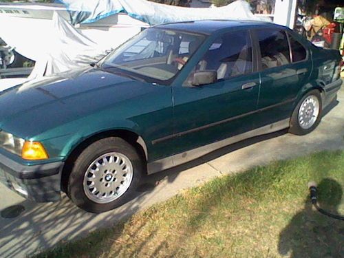1992 bmw 325i base sedan 4-door green for parts only!