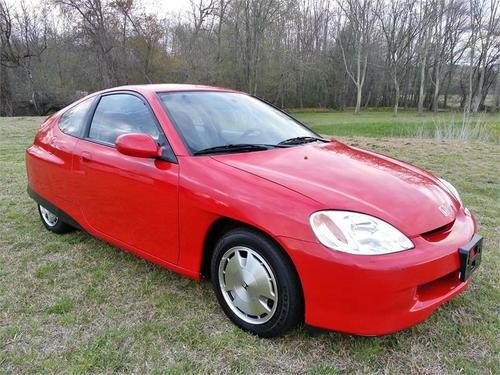 2000 honda insight w/ 47k low miles, 5 speed, a/c, 1 owner, clean title and car