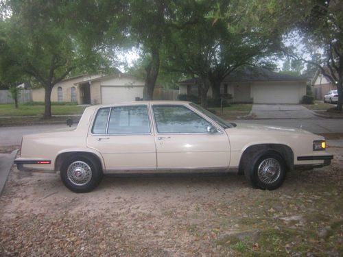 1985 cadillac fleetwood fwd 4dr beige car new transmission