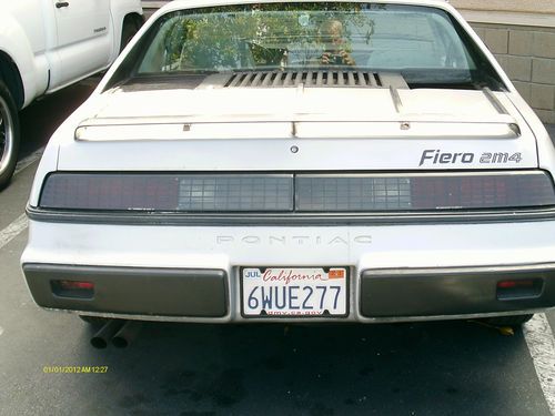 1984 pontiac fiero se coupe 2-door 2.5l