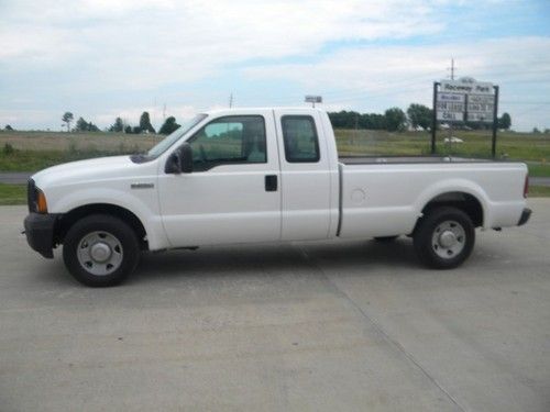 Extendede cab 8ft bed 5.4 v8 automatic work truck  clean runs good lqqk