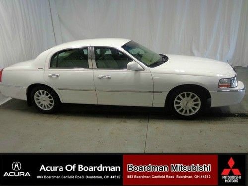 2007 lincoln town car sign fwd v8 leather clean carfax we finance
