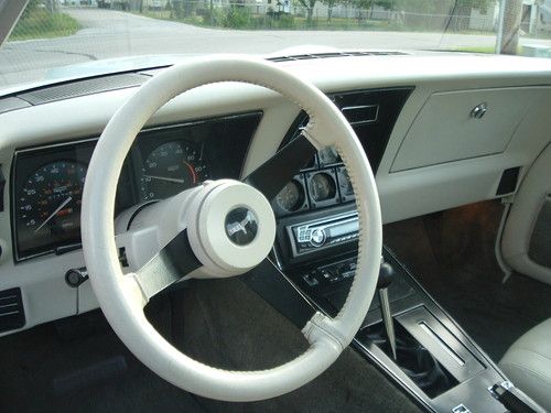 1980 Chevrolet Corvette Base Coupe 2-Door 5.7L, image 10