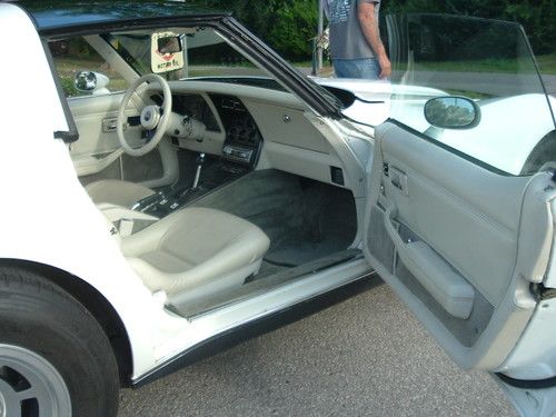 1980 Chevrolet Corvette Base Coupe 2-Door 5.7L, image 11