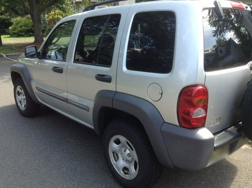 Jeep liberty sport 2002 3.7 v6 engine 4w drive new tires 118k miles automatic