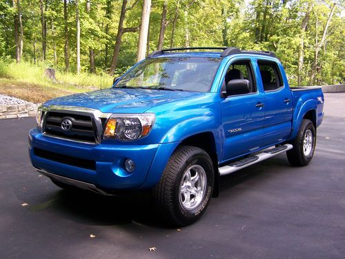 2009 toyota tacoma base crew cab pickup 4-door 4.0l 24,000 miles w/ 2yr warranty