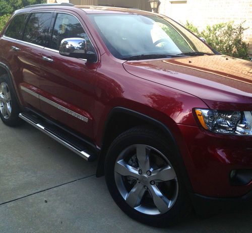 2013 jeep grand cherokee overland 4x4 nav!  *thousands $$ less than new!*