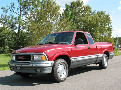 Gmc sonoma sle extended cab pickup 3-door 4.3l&amp; auto,  low low miles