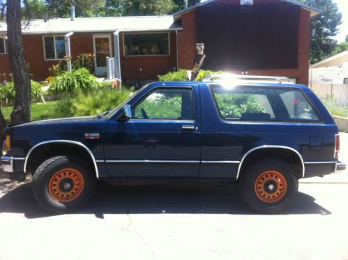 One owner,daily driver 2door,in exc condition  w/v6 4wd manual trans s10 blazer