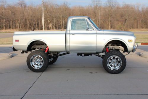 1969 CHEVY C10 TRUCK SHORT BED 4X4 LIFTED 350 4 SPD 35" TIRES 20X12 WHEELS SHOW, image 2