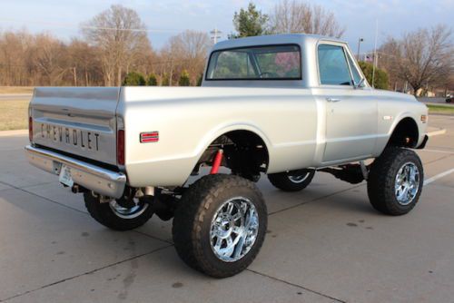 1969 CHEVY C10 TRUCK SHORT BED 4X4 LIFTED 350 4 SPD 35" TIRES 20X12 WHEELS SHOW, image 3