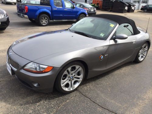 2004 bmw z4 convertable! soft top! 3.0i inline 6! like new!