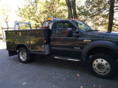2005 f-550 with utility body, 100 gallon aux tank,  diesel engine, low miles