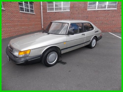 Sweet little base 900 / factory clarion radio/ factory saab mats / low miles