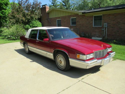 * nice * cadillac deville 1992 gold edition clean