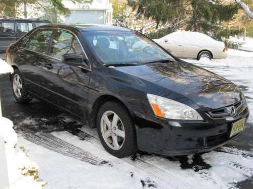 Honda accord '04 v6 black only 67k miles!! great condition!!