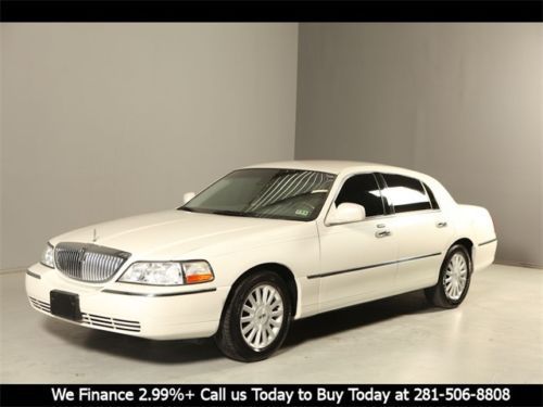 2003 lincoln town car signature leather wood heated seats 83k miles pearl white