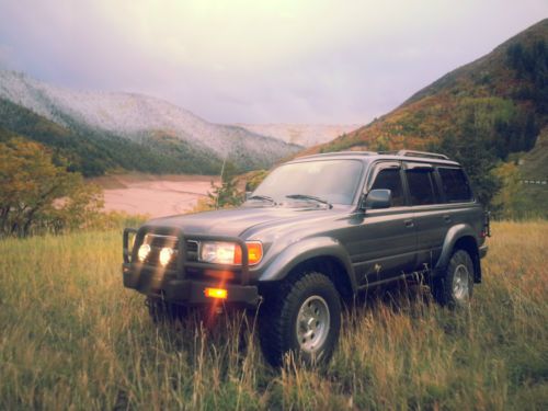 Toyota land cruiser, 1994 fj80, no rust, locking front and rear differentials!!