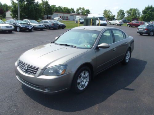 One owner 2005 nissan altima 2.5s 2.5 sedan automatic 4cyl low miles very clean