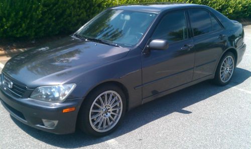 2004 lexus is300 base sedan 4-door 3.0l