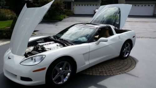 2007 chevy corvette mint condition only 4925 miles white 3lt heads up display