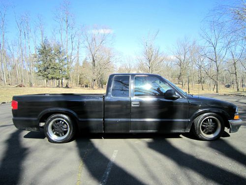 2000 chevrolet s-10 low rider pickup truck with no reserve