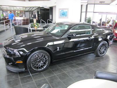 Shelby gt500 new manual coupe 5.8l 4v supercharged v8 engine  (std) a/c