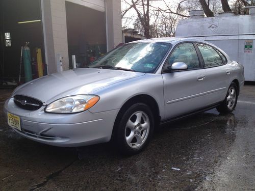 2003 ford taurus se comfort sedan 4-door 3.0l