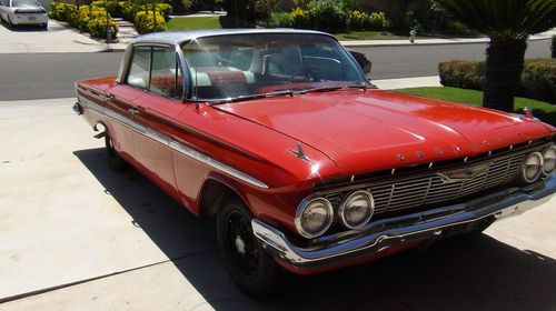 1961 chevrolet impala base hardtop 4-door 5.7l