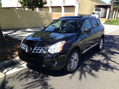 2011 nissan rogue- loaded: sunroof, touch screen, back-up camera &amp; more!