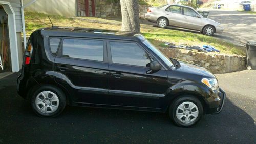 2011 kia soul base hatchback 4-door 1.6l