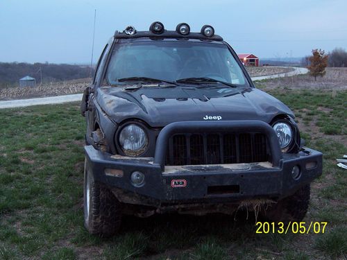 Jeep liberty 4x4 automatic 4 door suv 2.8l crd turbo diesel arb bumper roll over