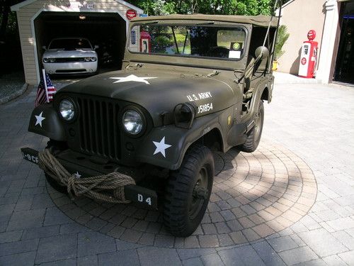 1975 army jeep show condition .restored ,very correct