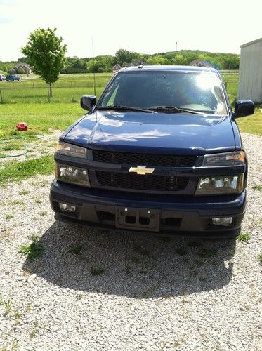 2009 chevrolet colorado with camper top!