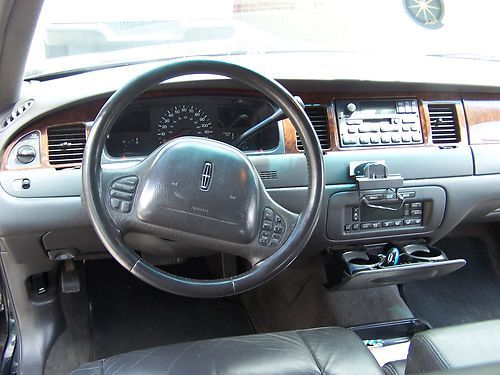 Find Used 1999 Lincoln Town Car Signature Series 4 500 Obo In 1999 Lincoln Town Car Signature Series 4 500 Obo Us 00