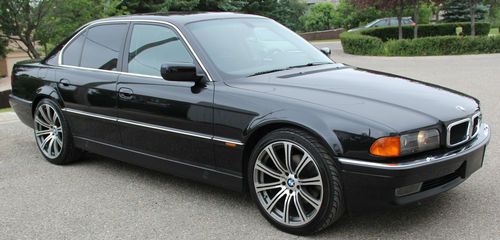 Bmw 740i black on black with only 29,000 km rare opportunity