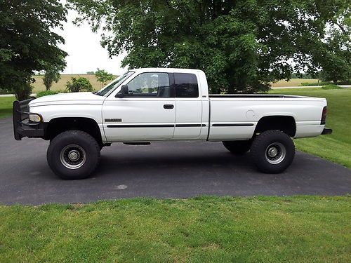 1999 dodge ram 2500 slt lifted, cummins, truck is in tioga, nd not alaska