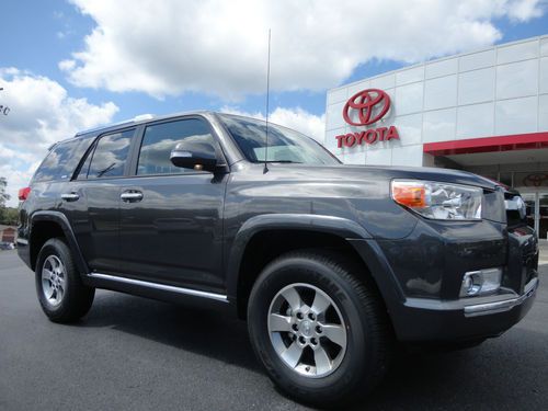 New 2013 4runner sr5 4x4 sunroof navigation heated leather seats magnetic gray