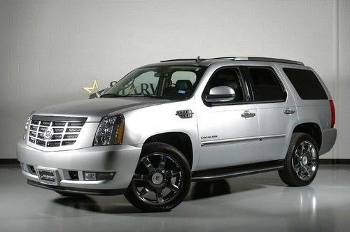 2012 cadillac escalade luxury silver with black leather