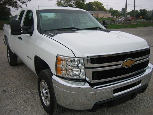 Low miles!!!! 2012 chevy silverado 2500hd extended cab 4x4/ perfect condition