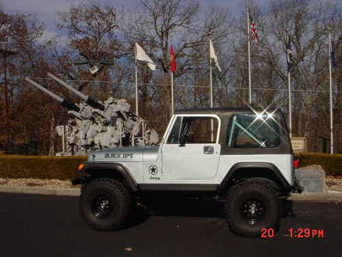 "black ops" 4x4 jeep wrangler-hardtop street/crawler-6cyl-5spd. lift 35"bfg's-nr