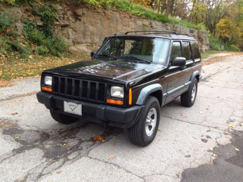 Cherokee rare 5 speed manual 4x4 super clean free ship to your door!