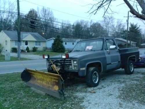 1987 chevy c-10 4x4 350 engine short bed with snow plow !