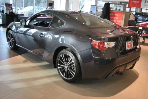 2013 Scion FR-S Brand NEW - only 5 miles Huge savings, image 5